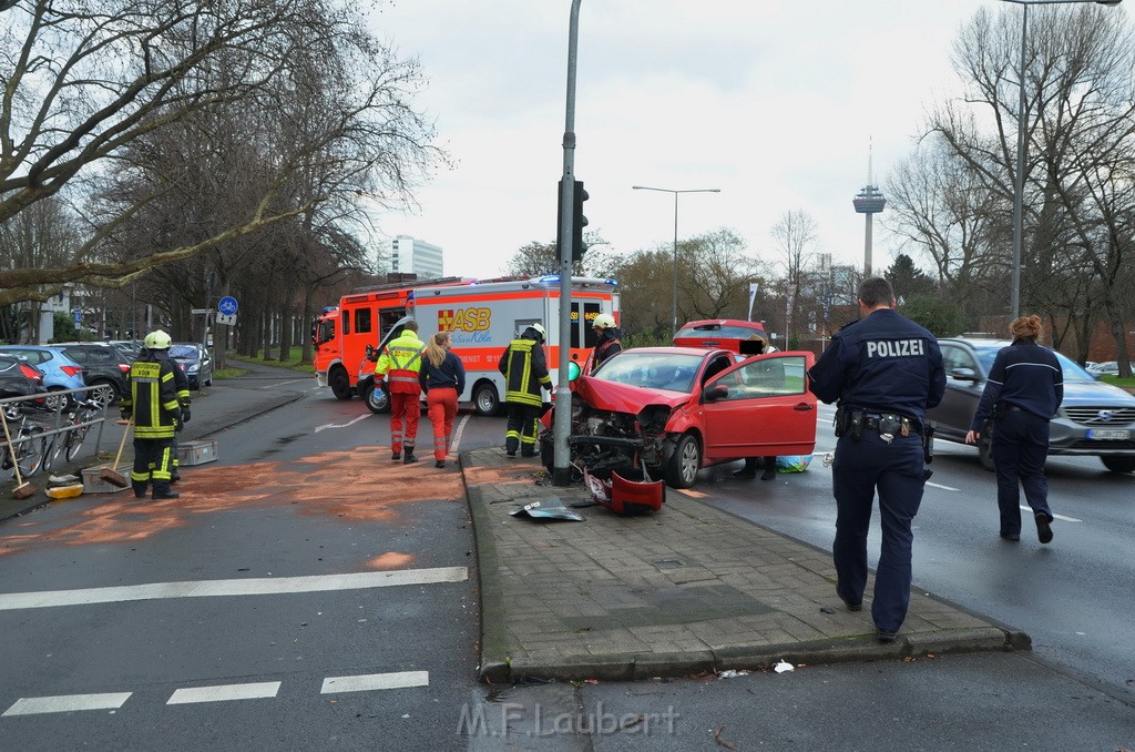 VU Pkw Ampel Koeln Universitaetstr Duerenerstr P09.JPG - Miklos Laubert